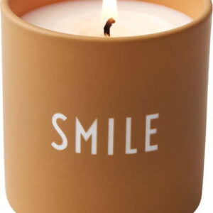 Vonná sojová svíčka Smile – Design Letters. Nejlepší vtipy na světě na každý den.